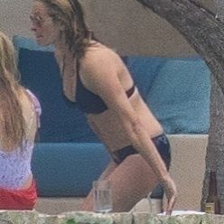 Julia Roberts Enjoys Some Vacation Time in Mexico 14 Photos