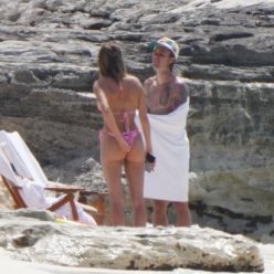 Justin Bieber 038 Hailey Bieber Continue Their Romantic Getaway in Turks and Caicos 49 Photos