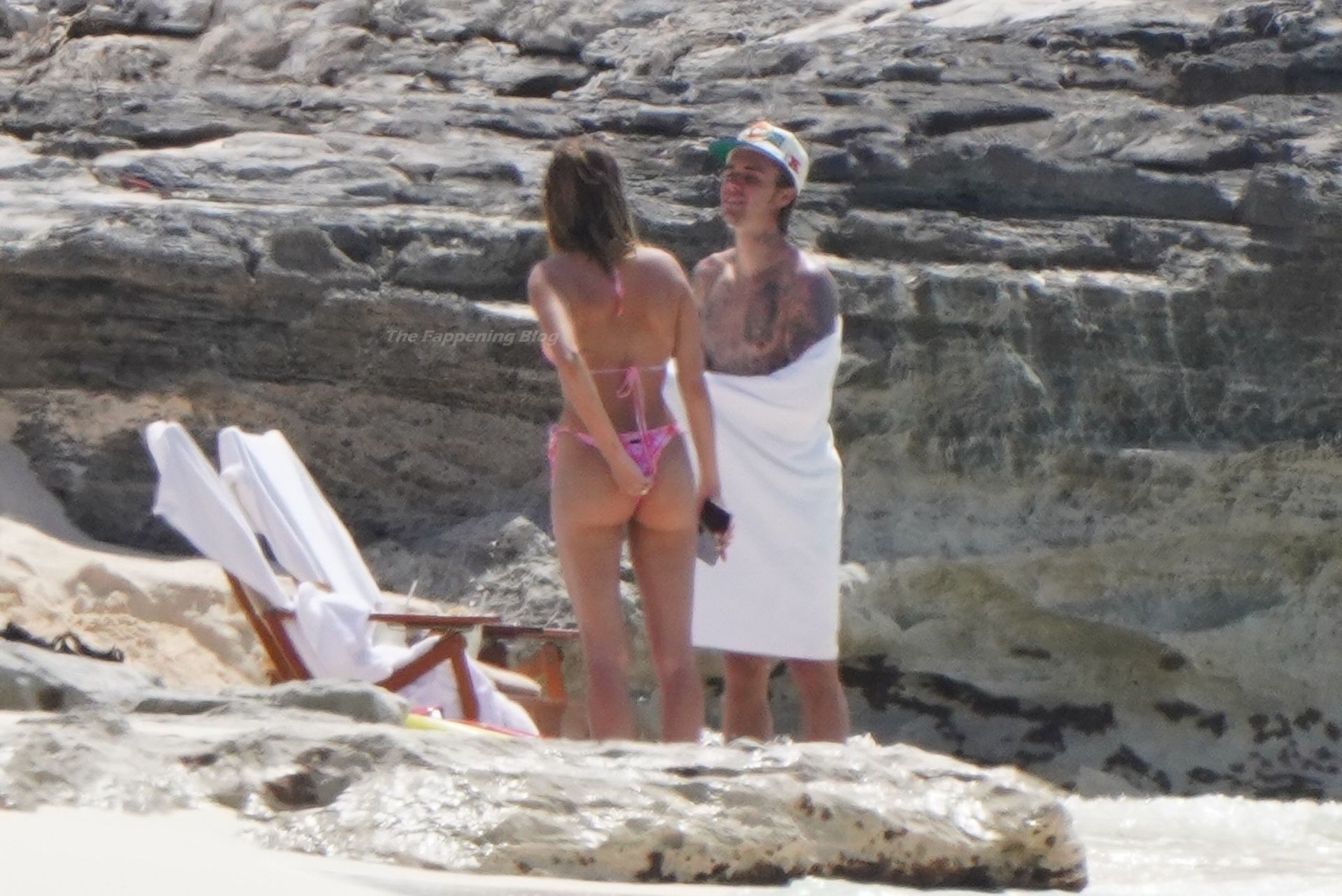 Justin Bieber & Hailey Bieber Continue Their Romantic Getaway in Turks and Caicos (49 Photos)