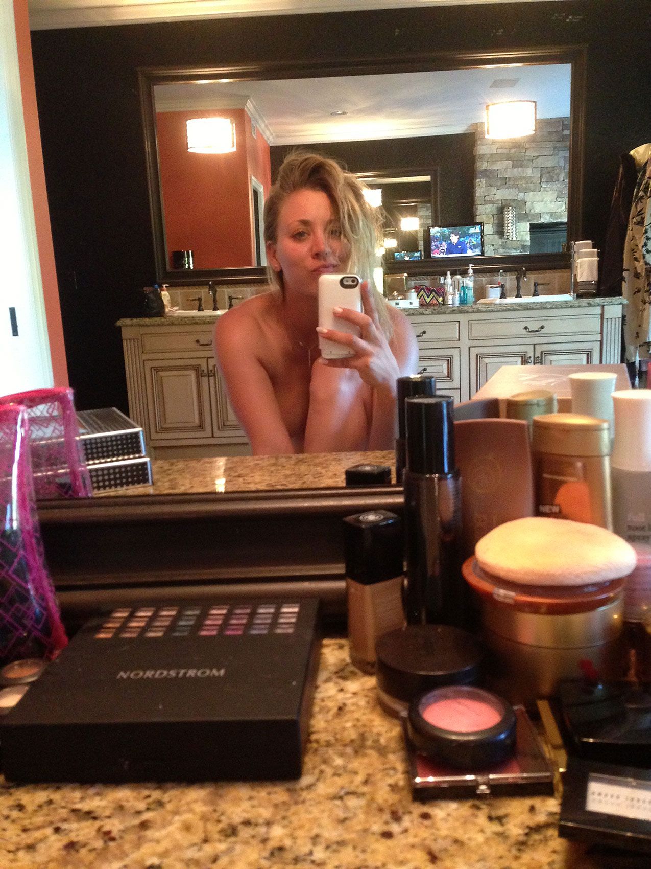 Kaley Cuoco Nude & Sexy Collection - Part 1 (150 Photos + Leaked The Fappening Private Videos)