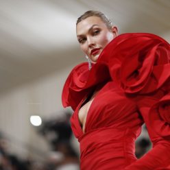 Karlie Kloss Displays Her Cleavage in a Red Dress at the 2021 Met Gala in NYC 23 Photos