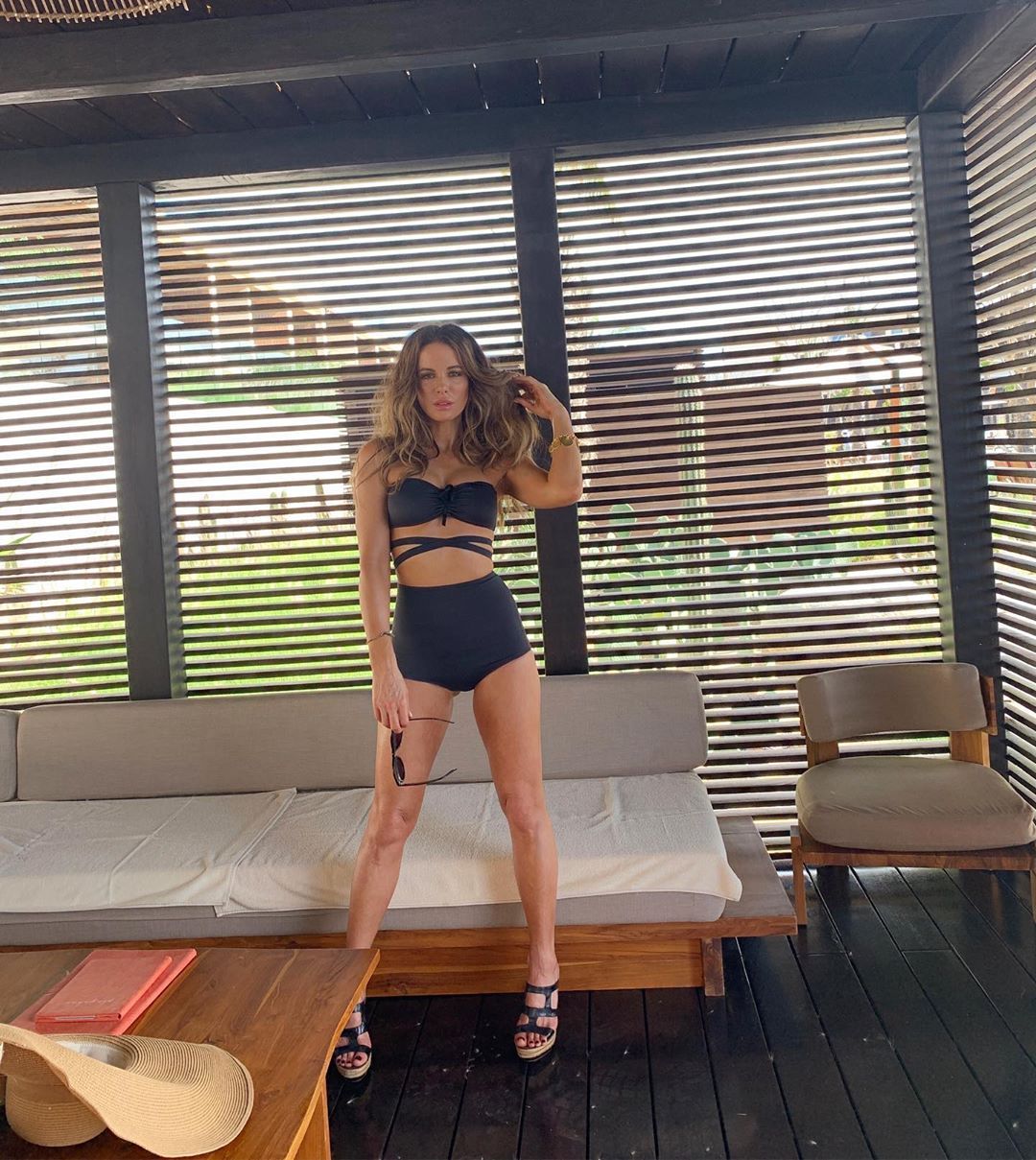 Kate Beckinsale Sexy (26 Photos + GIFs & Videos)