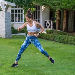 Katie Waissel is Seen Doing an Early Morning Workout in London 13 Photos