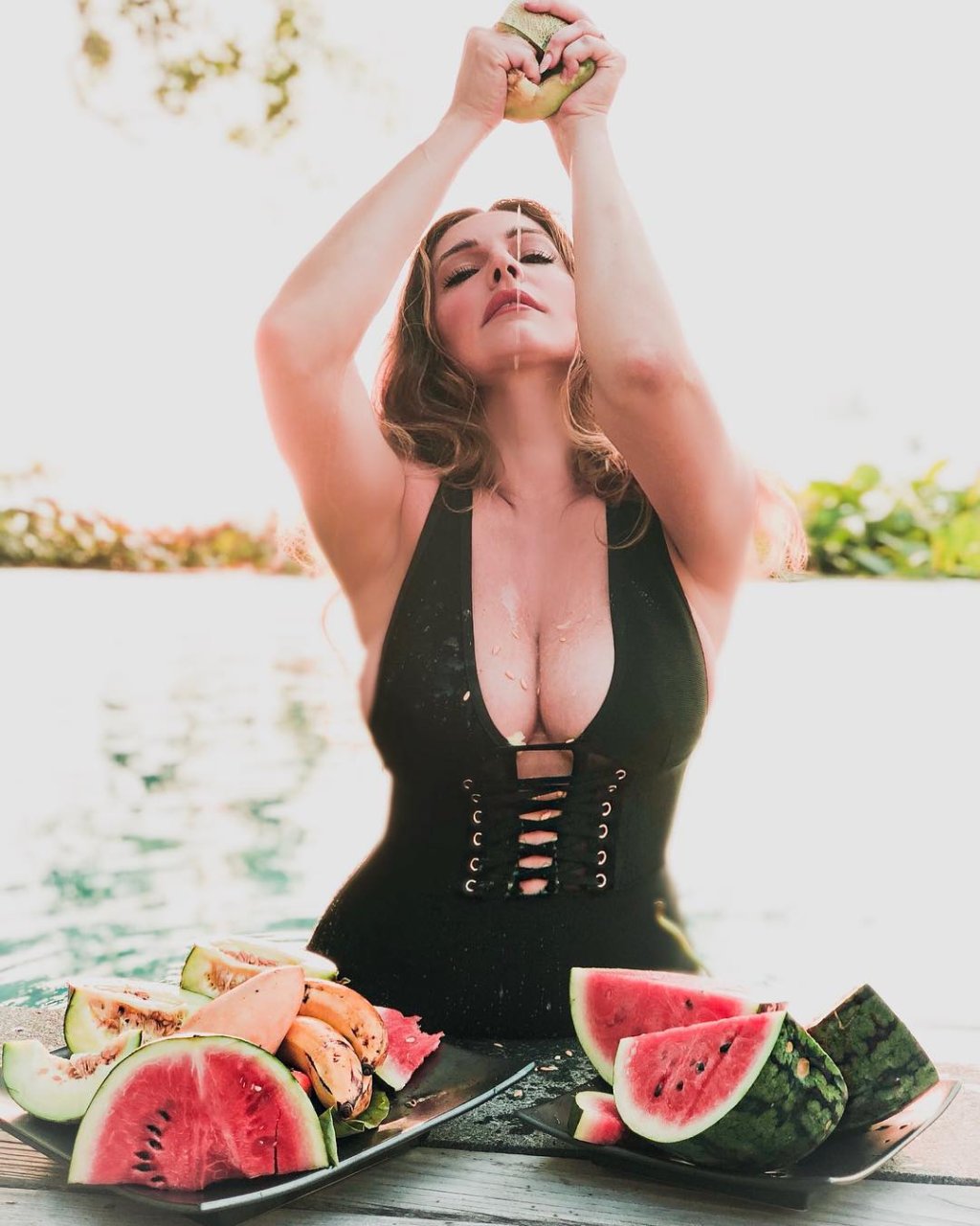 Kelly Brook Made A Splash In Boob-Baring Swimsuit (2 Pics)