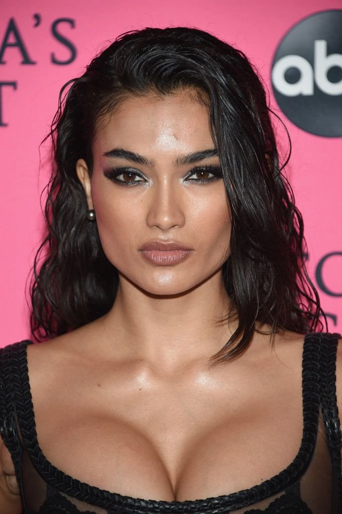 Kelly Gale Sexy (12 Photos)