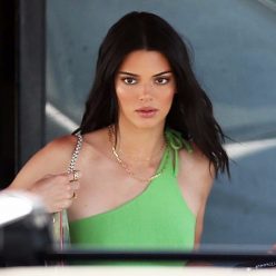 Kendall Jenner Braless 15 New Photos