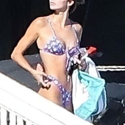 Kendall Jenner Enjoys a Beach Day with Friends 36 Photos