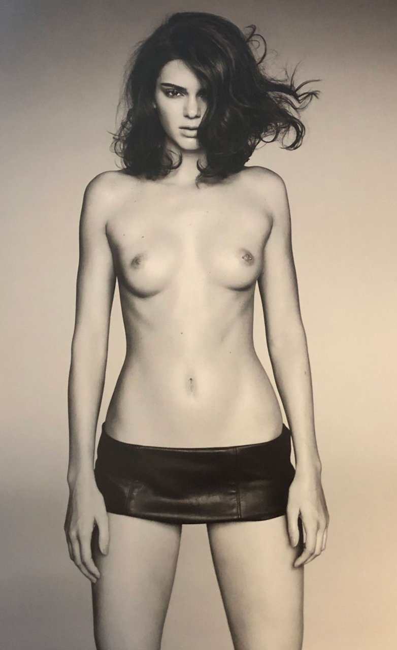Kendall Nicole Jenner Topless (1 Photo)