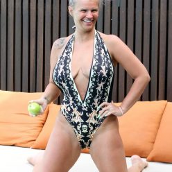 Kerry Katona Shows Her MILF Body on Holidays in the Maldives 43 Photos