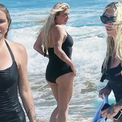 Kesha Hits The Beach With Friends in LA 51 Photos