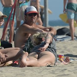 Kesha Hits the Beach With Friends in LA 72 Photos