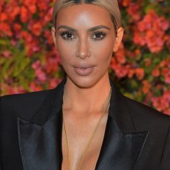 Kim Kardashian Braless 16 Photos Video