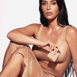 Kim Kardashian Hot 4 New Pics