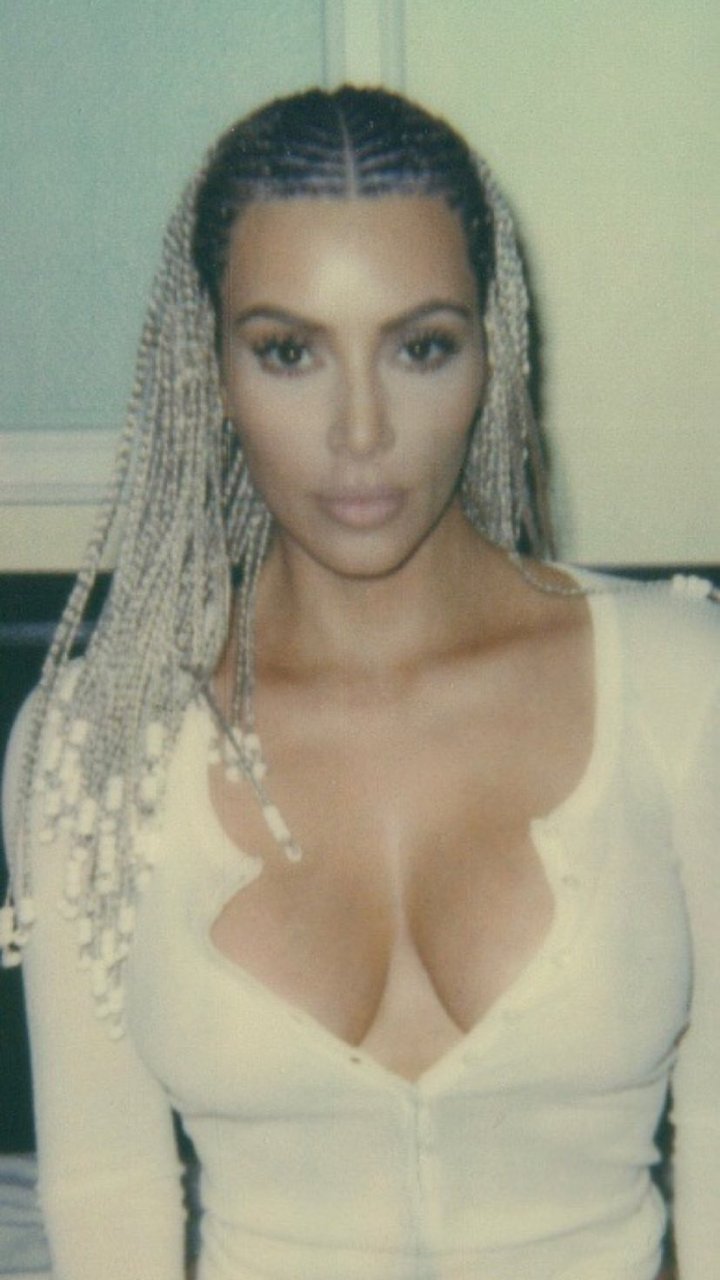 Kim Kardashian Sexy & Topless (15 Photos)
