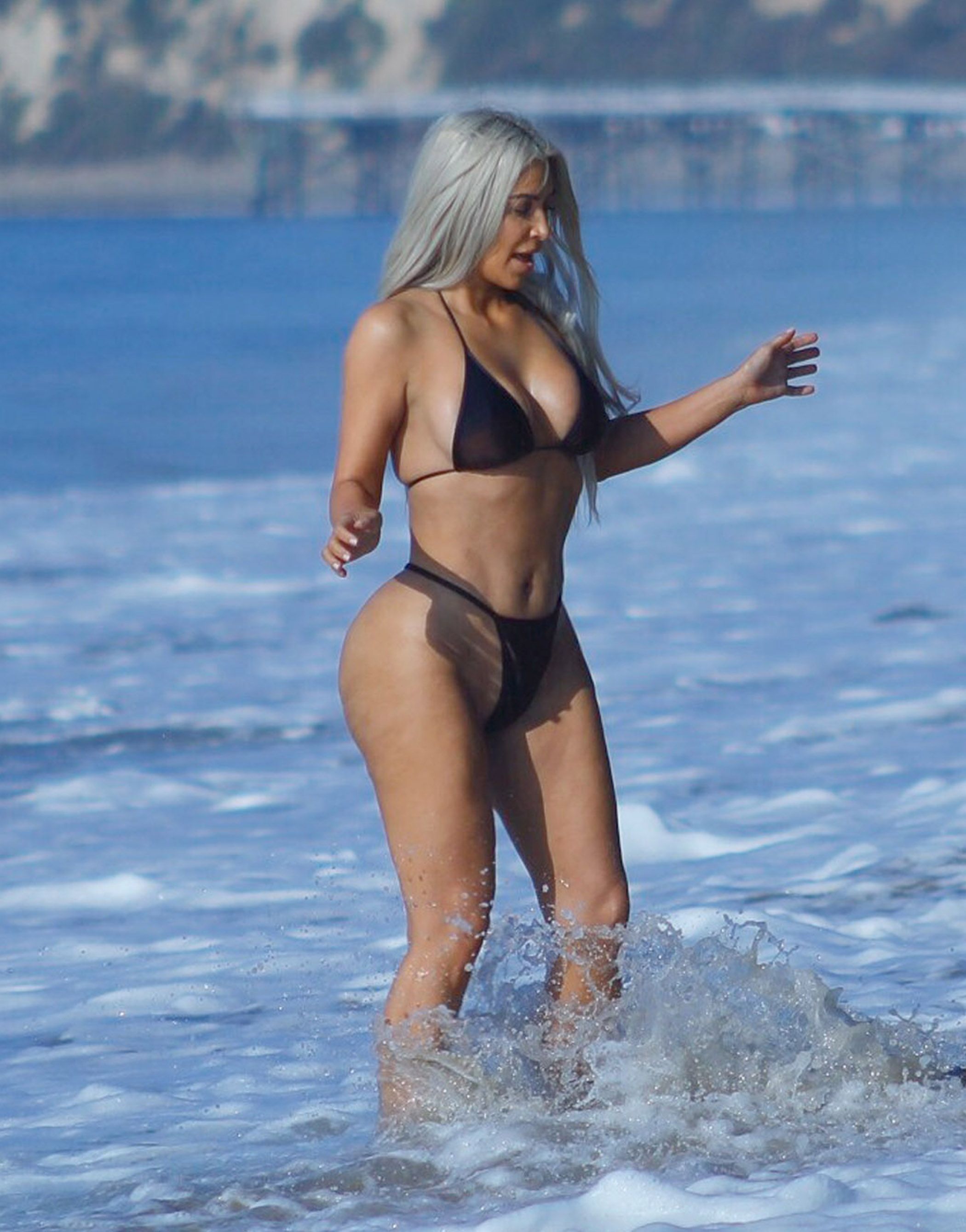 Kim Kardashian Sexy (19 New Photos)