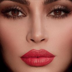 Kim Kardashian Sexy 22 New Photos