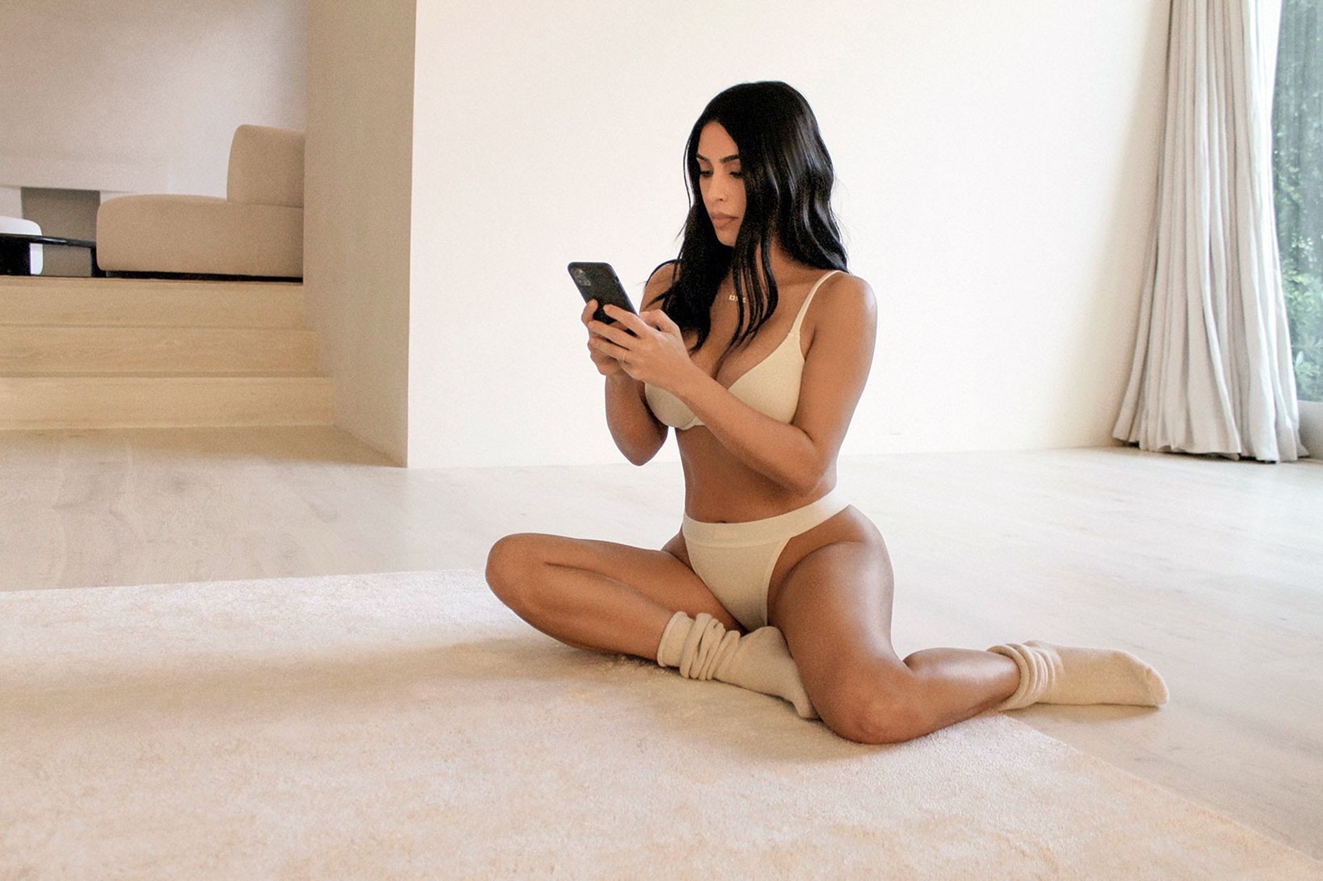 Kim Kardashian Sexy - SKIMS (1 New Photo)