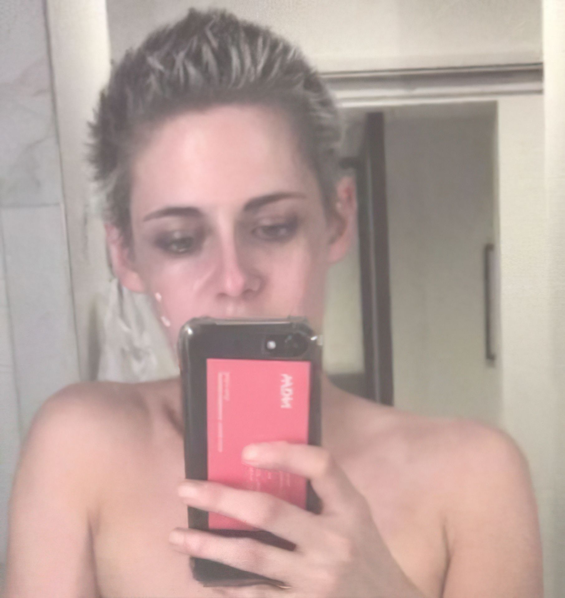 Kristen Stewart Nude & Sexy Leaked The Fappening (21 Photos)