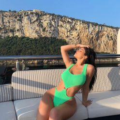 Kylie Jenner 6 Sexy Photos
