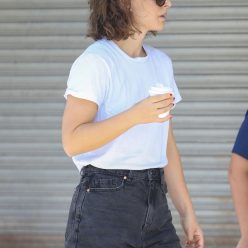 Leggy Natalie Portman Steps Out to Grab Coffee in Sydney 16 Photos