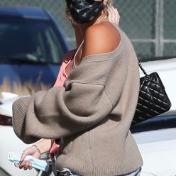 Leggy Sofia Richie Shops with Friends at the Malibu Country Mart Photos