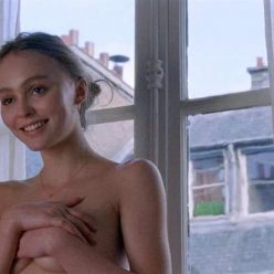 Lily Rose Depp Topless Laetitia Casta Sexy 8211 L8217homme fidle 15 Pics GIFs 038 Video
