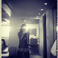 Lindsay Lohan Topless 1 New Photo