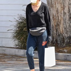 Lisa Rinna Goes Braless During a Trip to Pressed Juicery 9 Photos