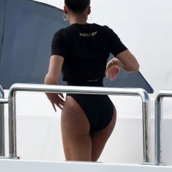 Lori Harvey Shows Off Her Sexy Butt as She Poses on a Yacht in Miami 23 Photos