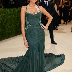 Madison Beer Looks Cute at the 2021 Met Gala in NYC 12 Photos