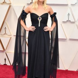 Margot Robbie Looks Beautiful on the Red Carpet of the 92nd Academy Awards 12 Photos