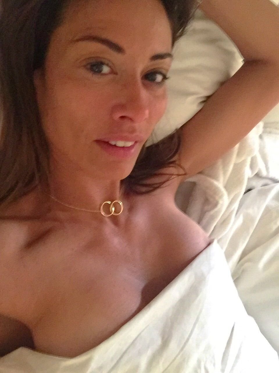 Melanie Sykes Nude & Sexy Leaked The Fappening (4 Photos)