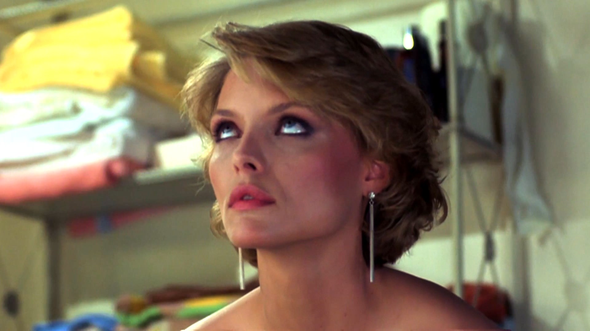Michelle Pfeiffer Nude - Into the Night (9 Pics + GIF & Video)