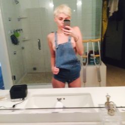 Miley Cyrus Leaked 31 Photos