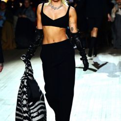Miley Cyrus Walks the Runway at the Marc Jacobs Show 22 Photos GIF 038 Video