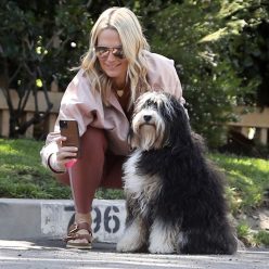 Molly Sims Snaps Selfies with Her Dog During a Morning Stroll 37 Photos
