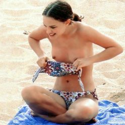 Natalie Portman Topless 10 Photos