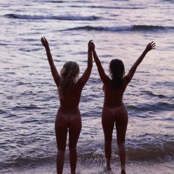 Natasha Oakley 038 Devin Brugman Show Their Nude Butts 2 Photos