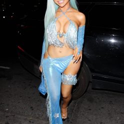 Nikita Dragun Shows Off All Her Assets While Rocking All Blue Arri