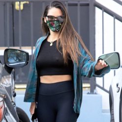 Olivia Munn Goes Braless in a Sexy Crop Top For AM Workout 19 Photos