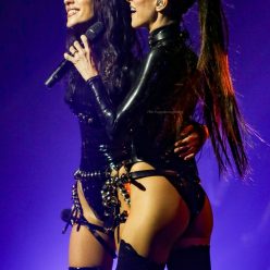 Pantyless The Veronicas Take To The Stage For a Performance in Sydney 8 Photos