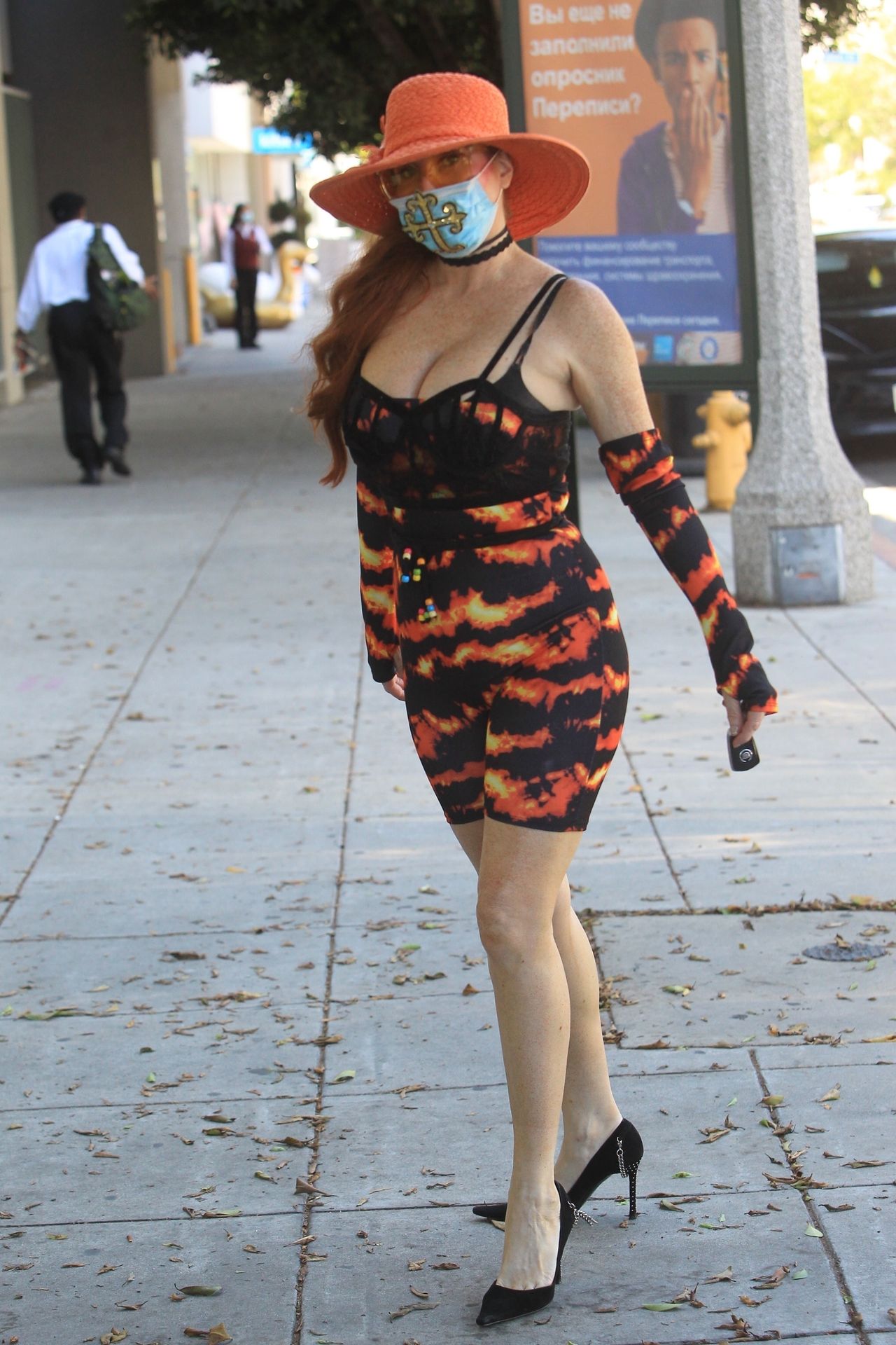 Phoebe Price Goes Shopping with a Face Mask in Beverly Hills (27 Photos)