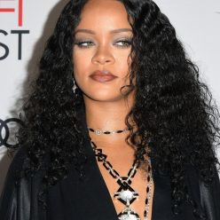 Rihanna Braless 100 Photos