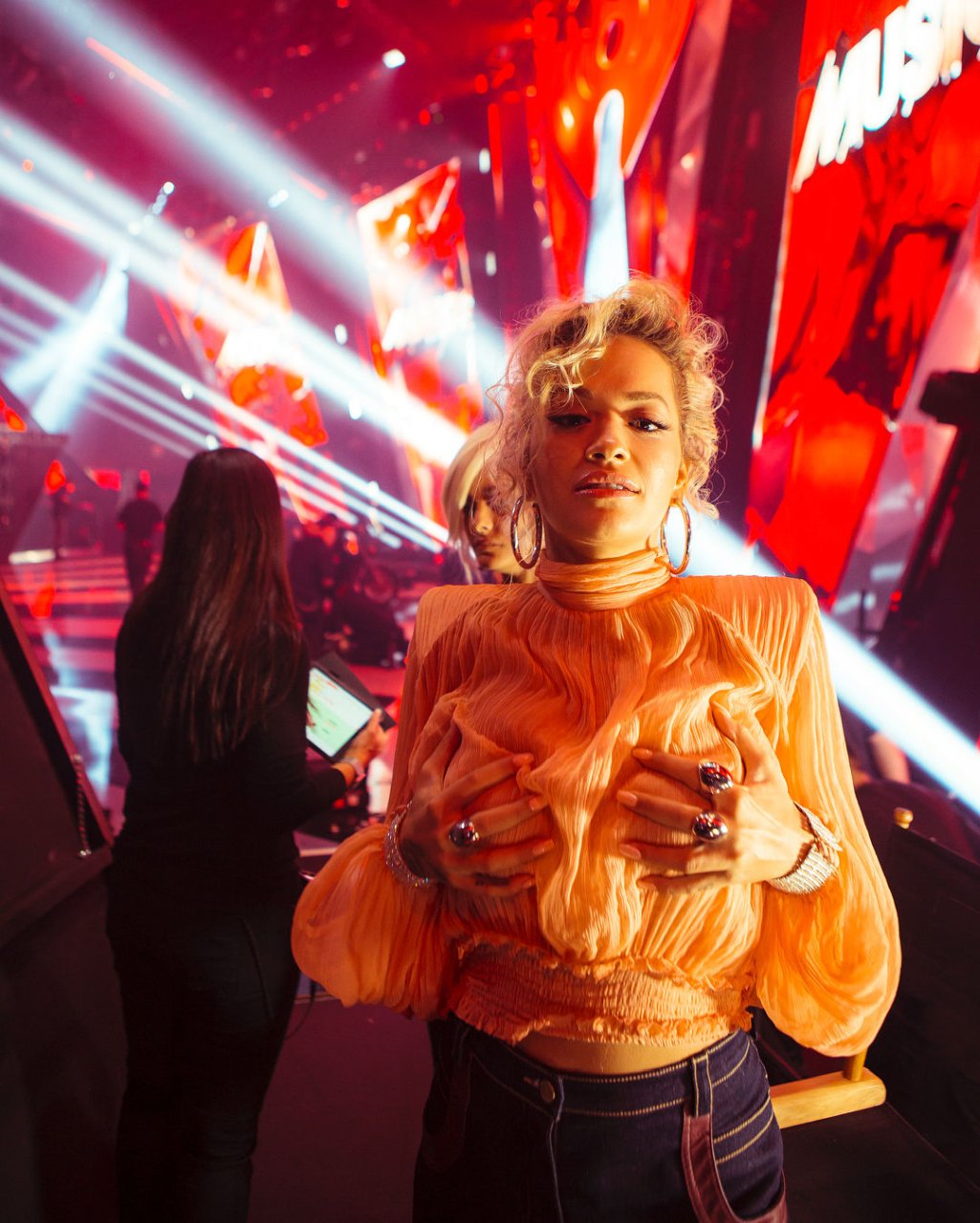 Rita Ora See Through & Sexy (19 Photos)