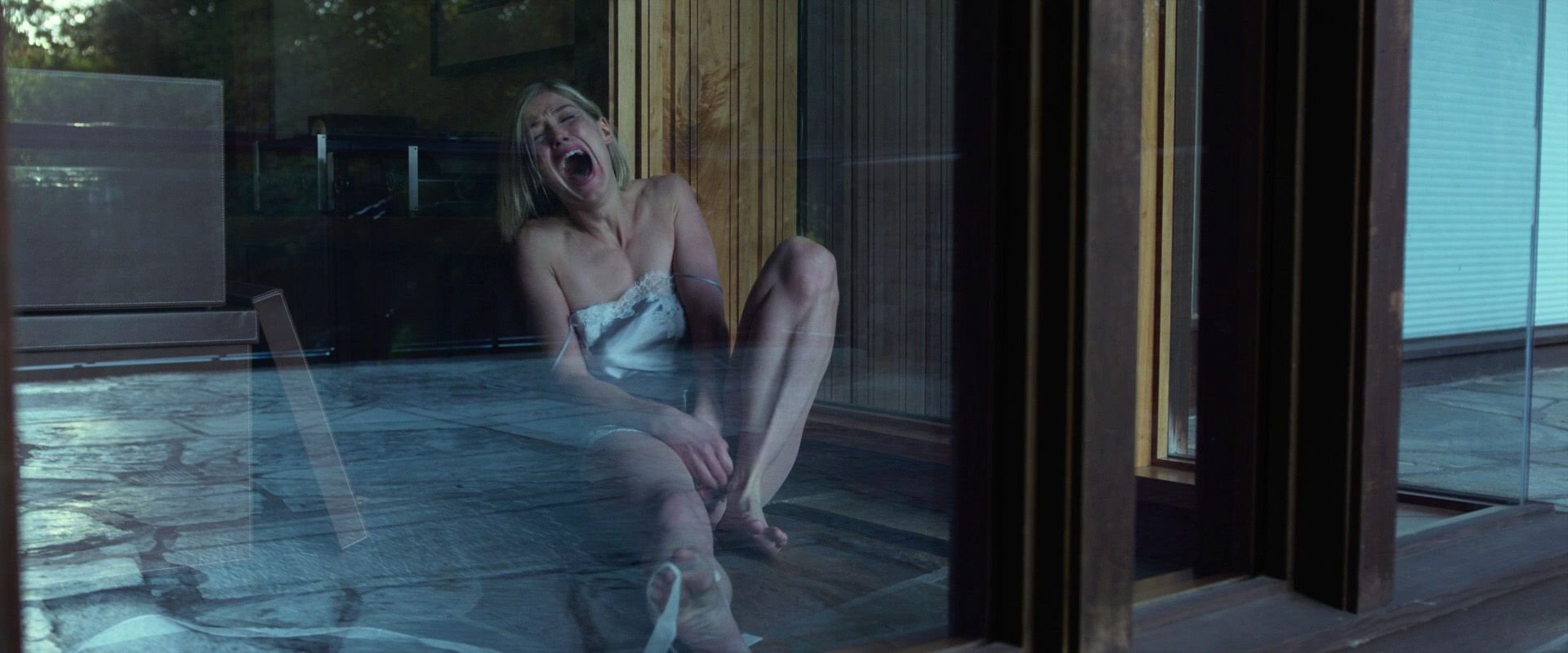 Rosamund Pike Nude  - Gone Girl (6 Pics + GIF & Video)