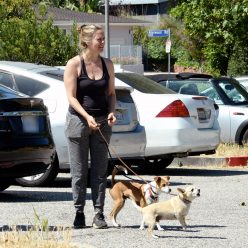 Sexy Alicia Silverstone Heads out for a Hike in LA 32 Photos