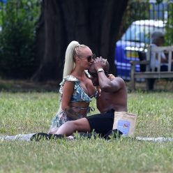 Stefan Pierre Tomlin Packs on PDA in a Park with Sarah Jane Banahan 64 Photos