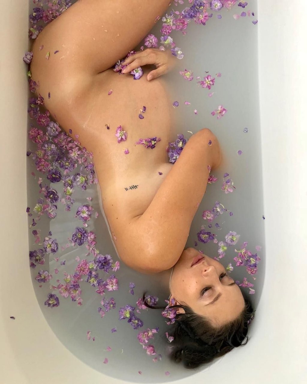 Troian Bellisario Nude & Sexy (5 Photos)