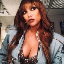 Tyra Banks Shows Her Sexy Tits on DWTS 6 Photos