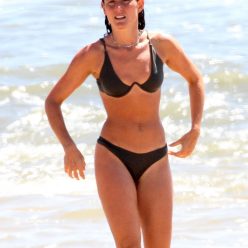 Victoria de Lesseps is Seen at the Beach in The Hamptons 16 Photos